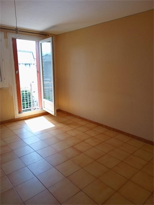 t4 à la location -   94420  LE PLESSIS TREVISE, surface 68 m2 location t4 - UBI434608712